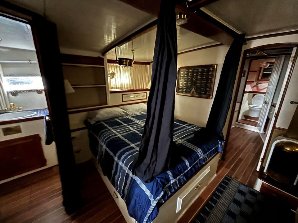 1967 Willard Pilothouse