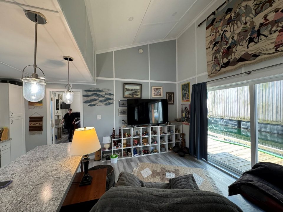 2020 Custom 1 Bedroom, 2 Bathroom Floathome