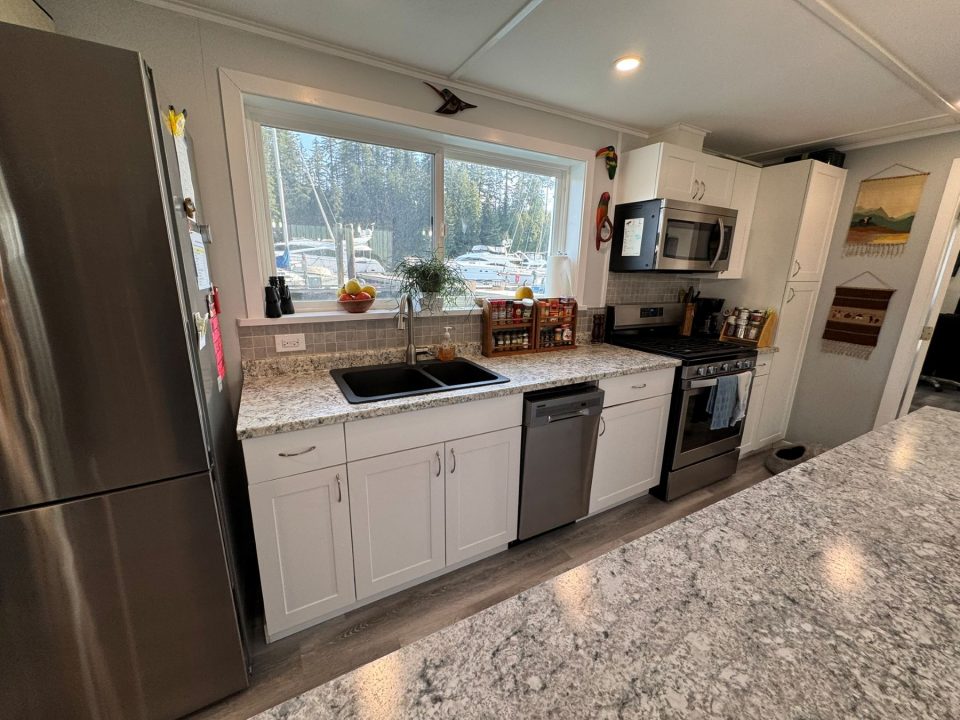 2020 Custom 1 Bedroom, 2 Bathroom Floathome