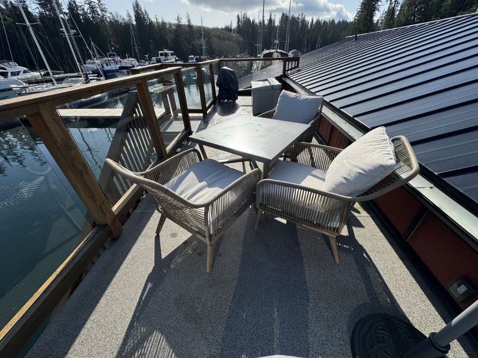 2020 Custom 1 Bedroom, 2 Bathroom Floathome