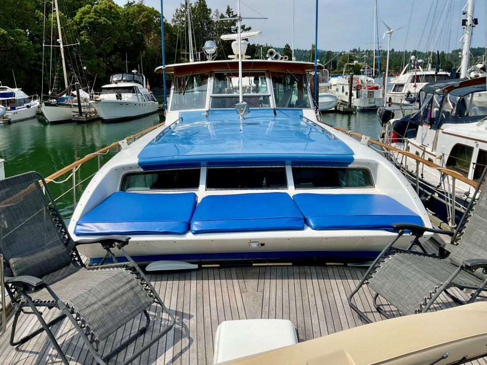 1967 Chris-Craft Constellation