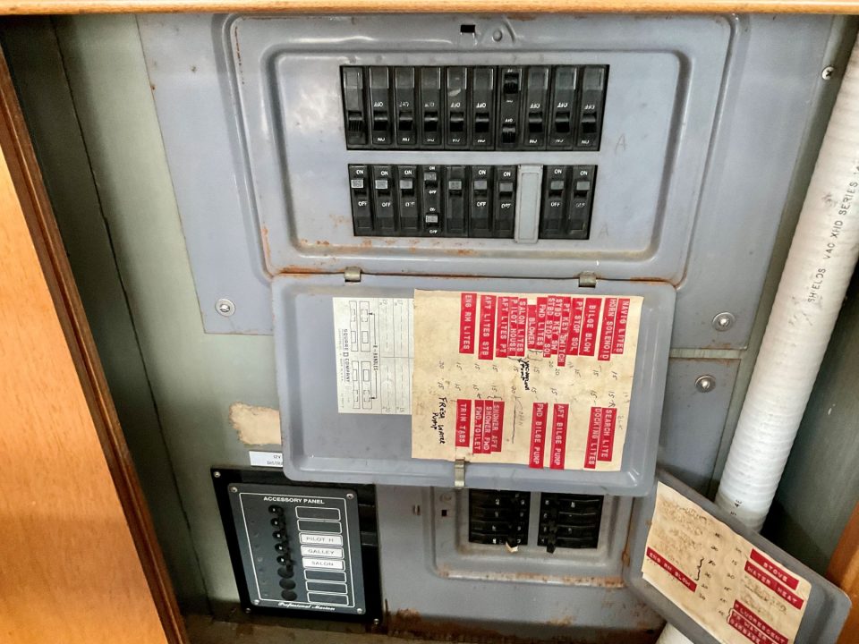 1967 Chris-Craft Constellation