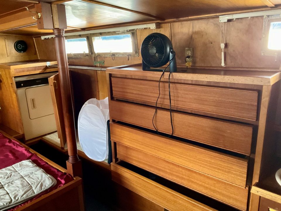 1967 Chris-Craft Constellation