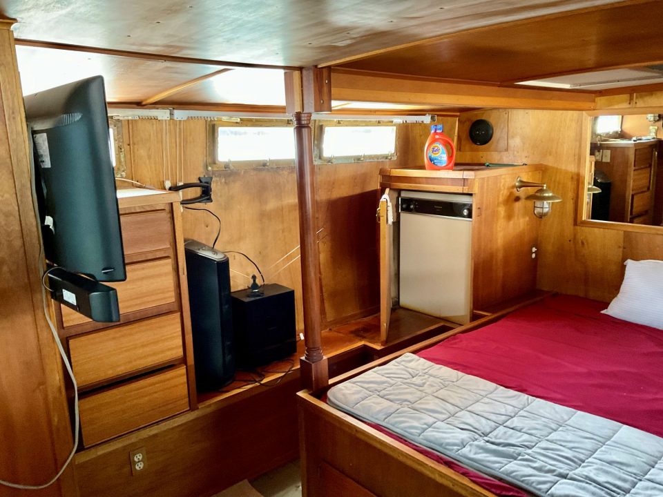 1967 Chris-Craft Constellation