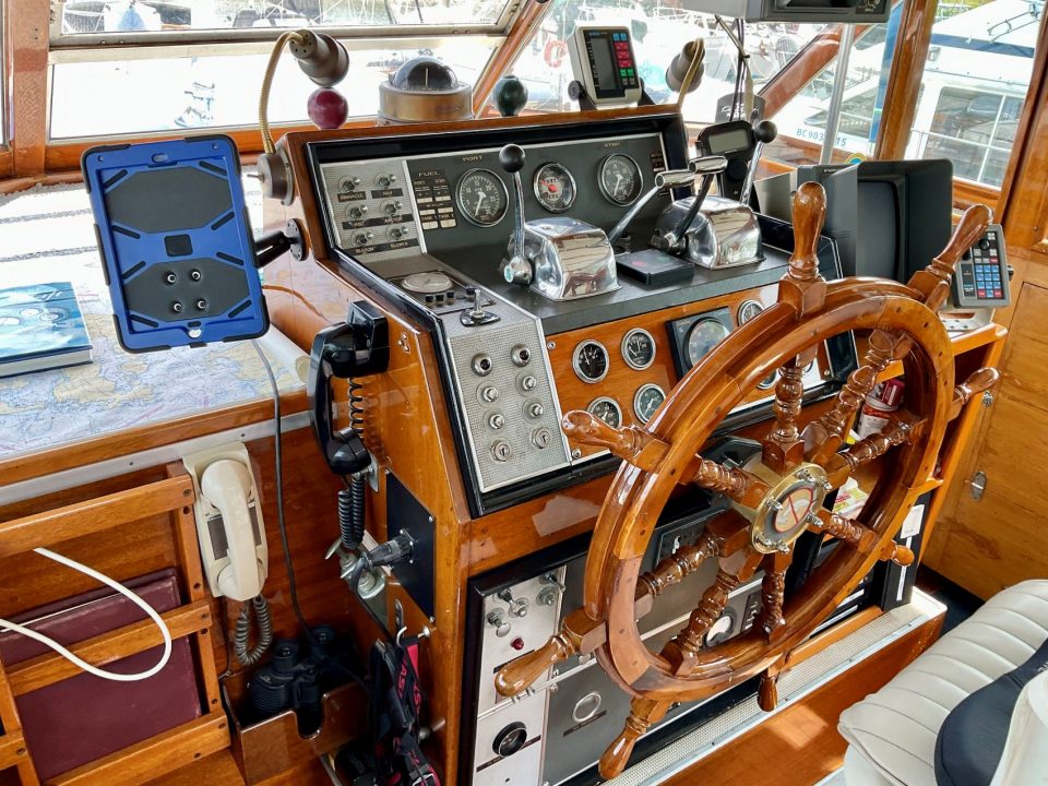 1967 Chris-Craft Constellation