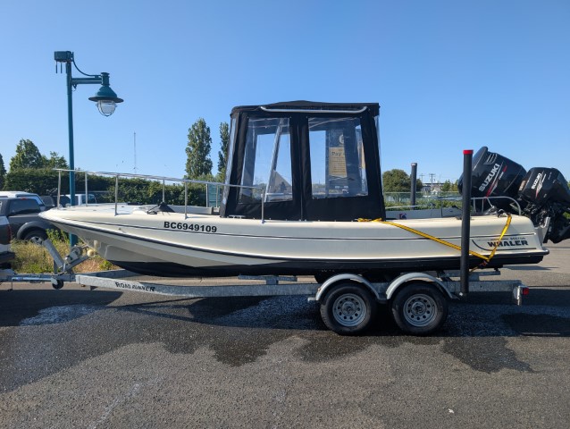 2011 Boston Whaler Outrage 22
