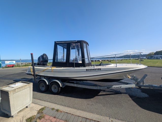 2011 Boston Whaler Outrage 22