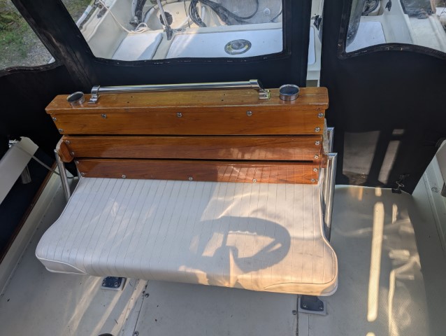 2011 Boston Whaler Outrage 22