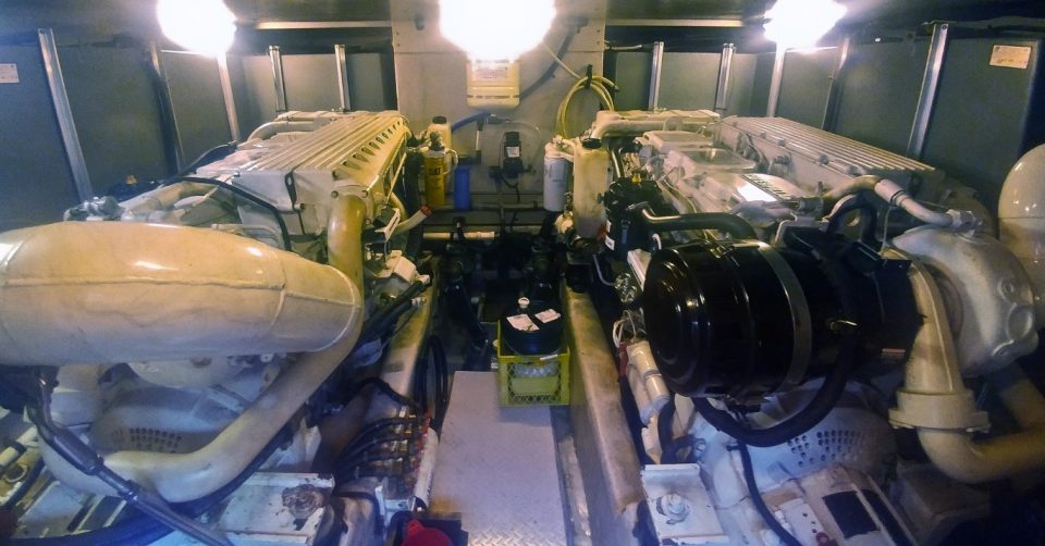 2002 Sea Ray 540 Cockpit Motor Yacht