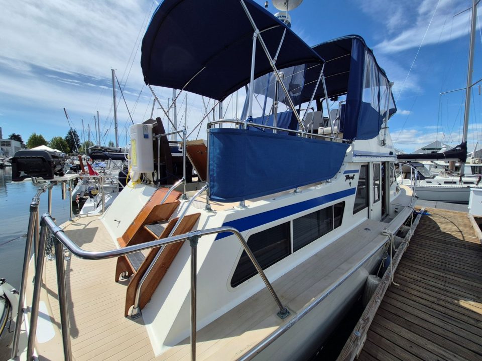 1977 Tollycraft 34 Tri Cabin