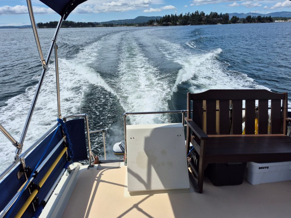 1977 Tollycraft 34 Tri Cabin