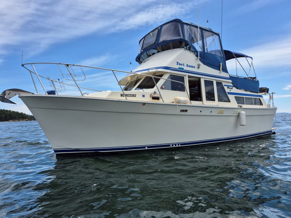 1977 Tollycraft 34 Tri Cabin