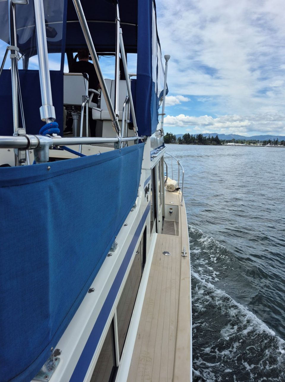 1977 Tollycraft 34 Tri Cabin