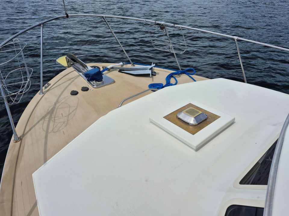 1977 Tollycraft 34 Tri Cabin