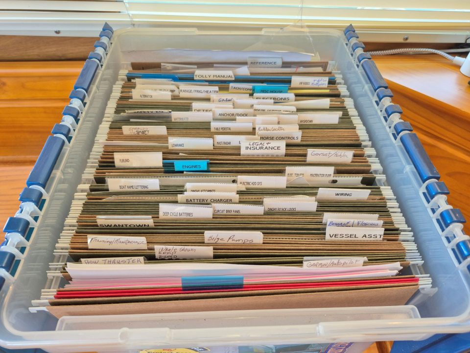 1977 Tollycraft 34 Tri Cabin