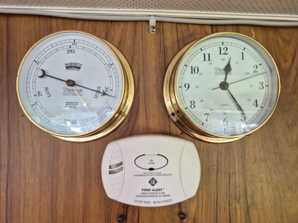 1977 Tollycraft 34 Tri Cabin