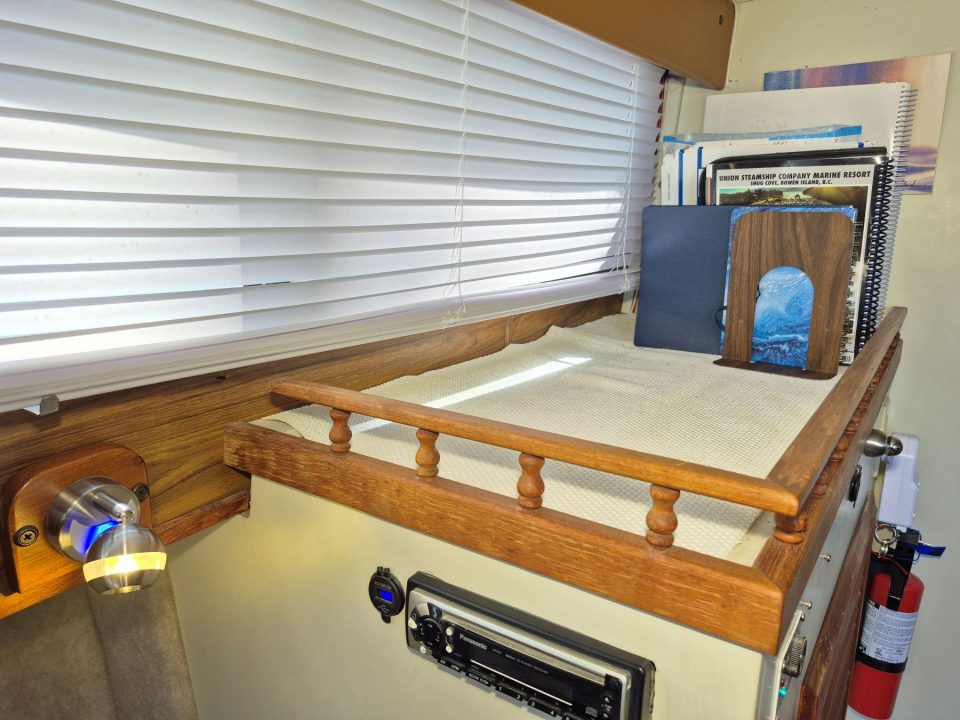 1977 Tollycraft 34 Tri Cabin