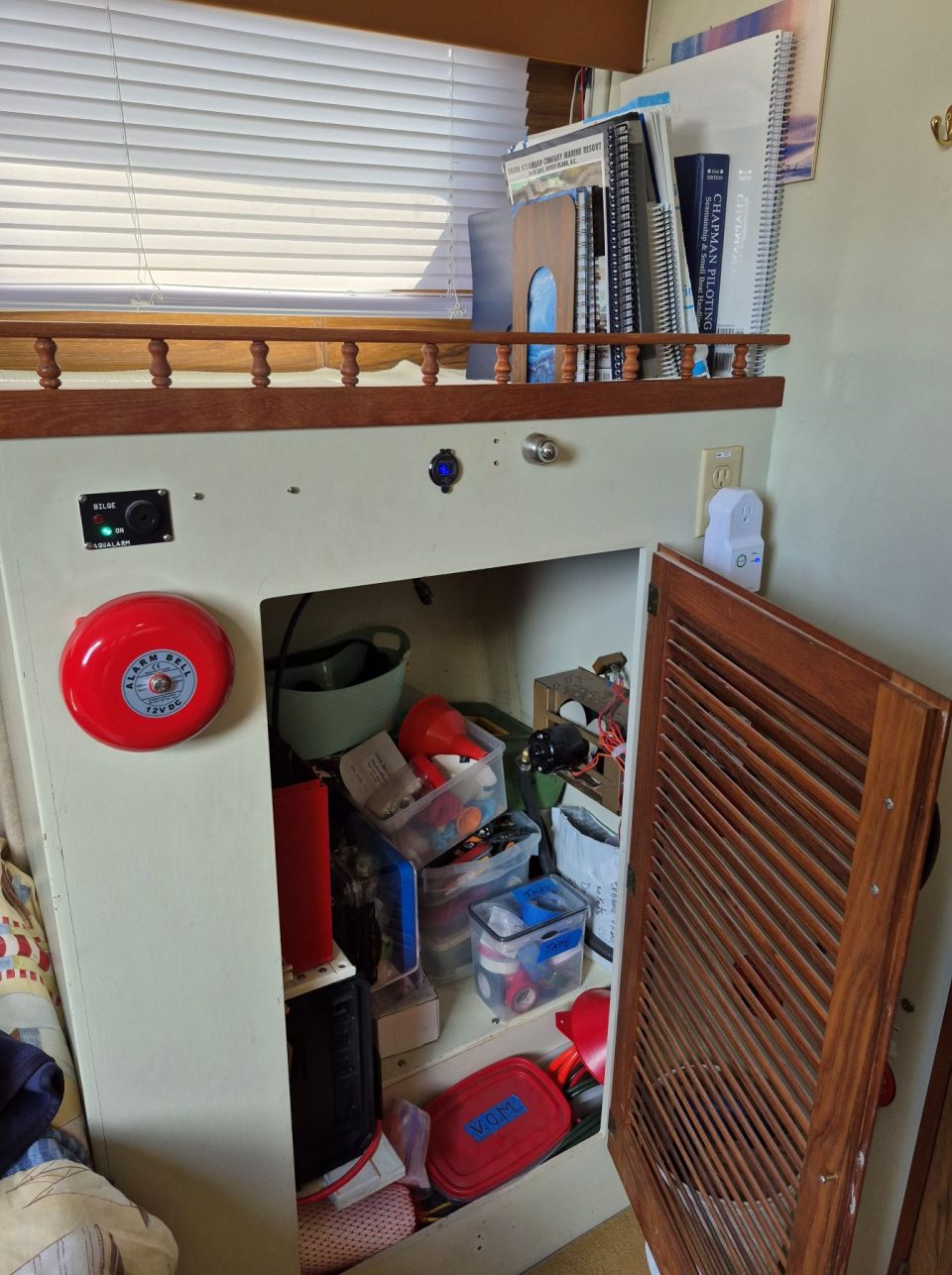 1977 Tollycraft 34 Tri Cabin