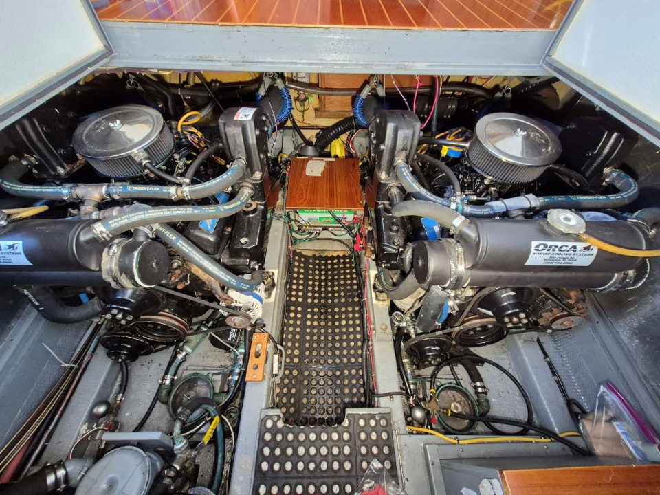 1977 Tollycraft 34 Tri Cabin