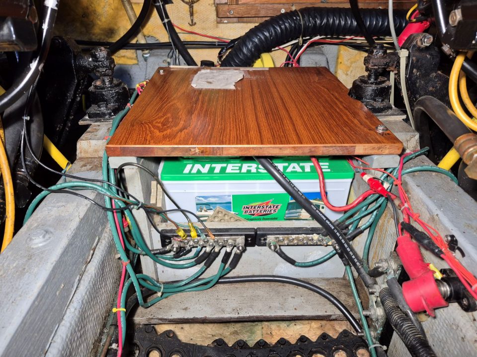 1977 Tollycraft 34 Tri Cabin