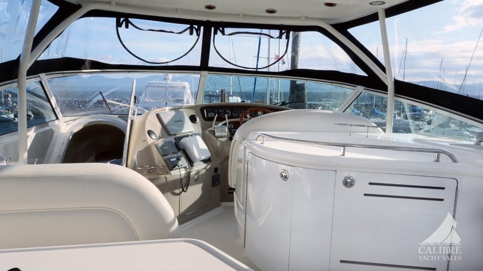 2002 Sea Ray 540 Cockpit Motor Yacht