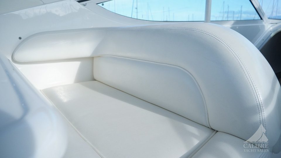 2002 Sea Ray 540 Cockpit Motor Yacht