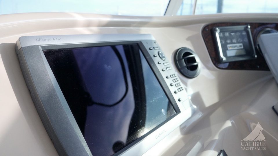 2002 Sea Ray 540 Cockpit Motor Yacht