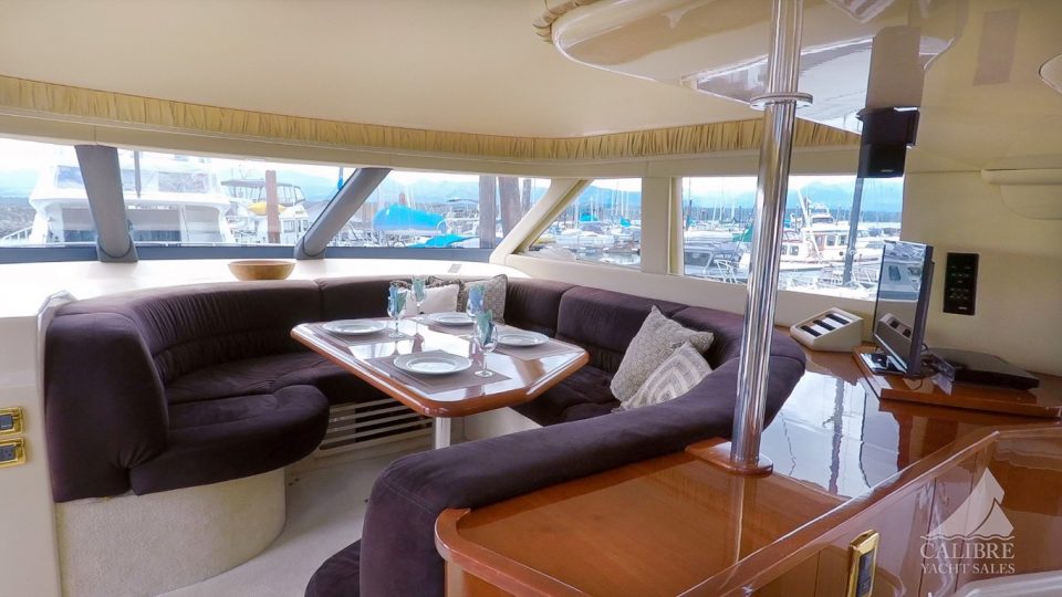 2002 Sea Ray 540 Cockpit Motor Yacht