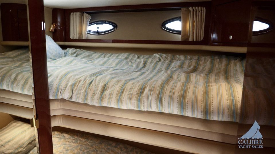 2002 Sea Ray 540 Cockpit Motor Yacht