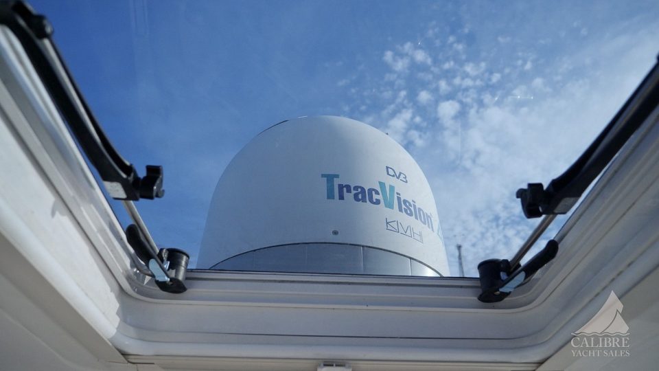 2002 Sea Ray 540 Cockpit Motor Yacht