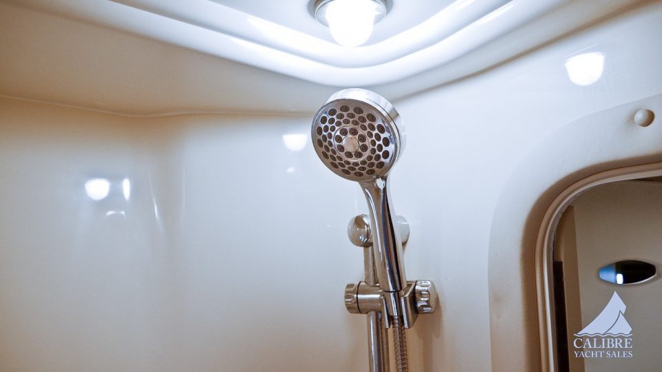 2002 Sea Ray 540 Cockpit Motor Yacht