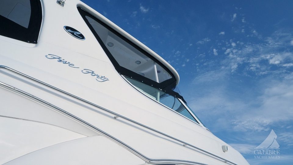 2002 Sea Ray 540 Cockpit Motor Yacht