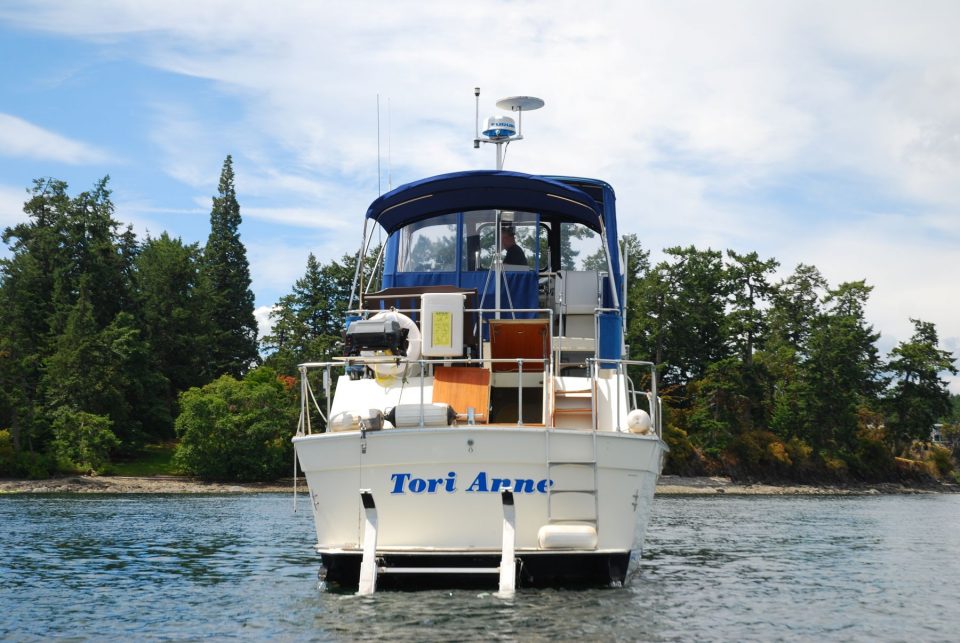 1977 Tollycraft 34 Tri Cabin