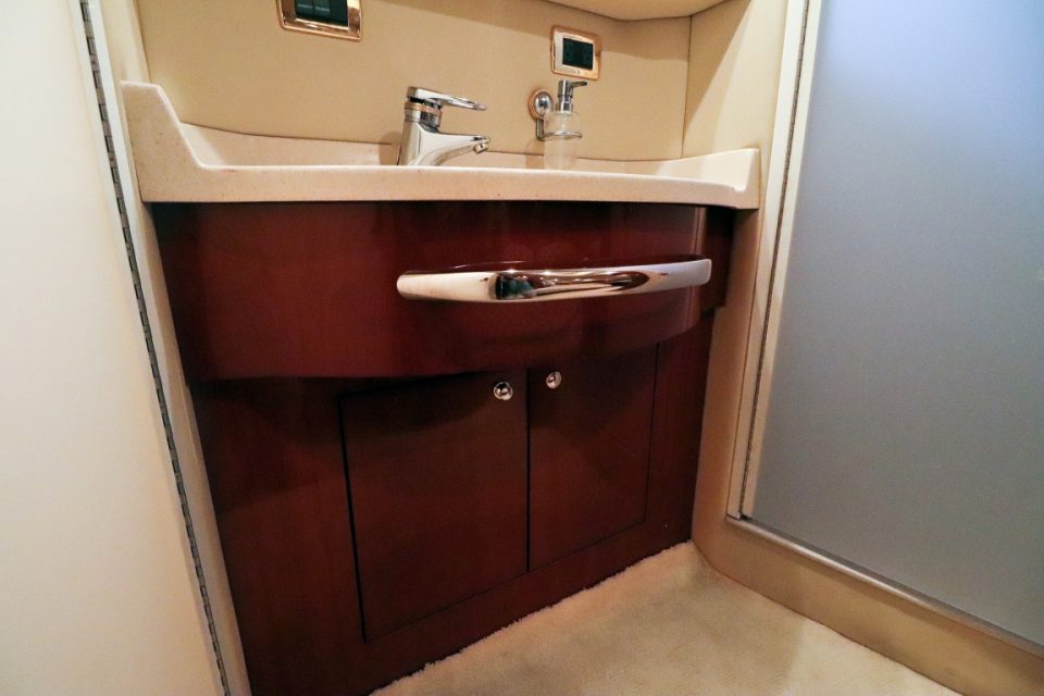 2002 Sea Ray 540 Cockpit Motor Yacht