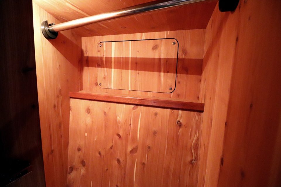 2002 Sea Ray 540 Cockpit Motor Yacht