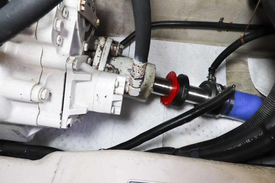 2002 Sea Ray 540 Cockpit Motor Yacht