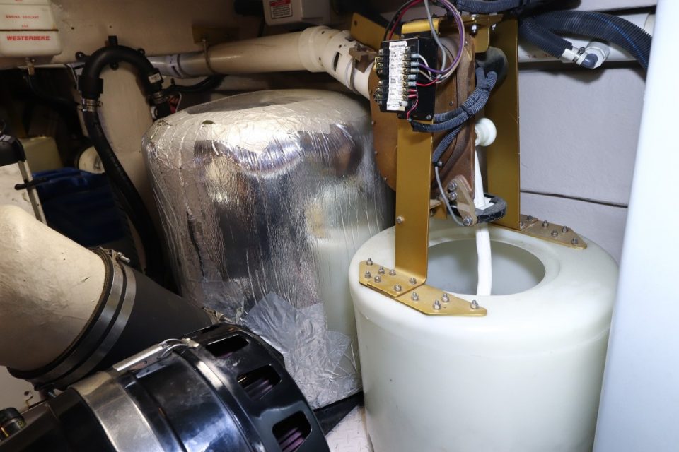 2002 Sea Ray 540 Cockpit Motor Yacht