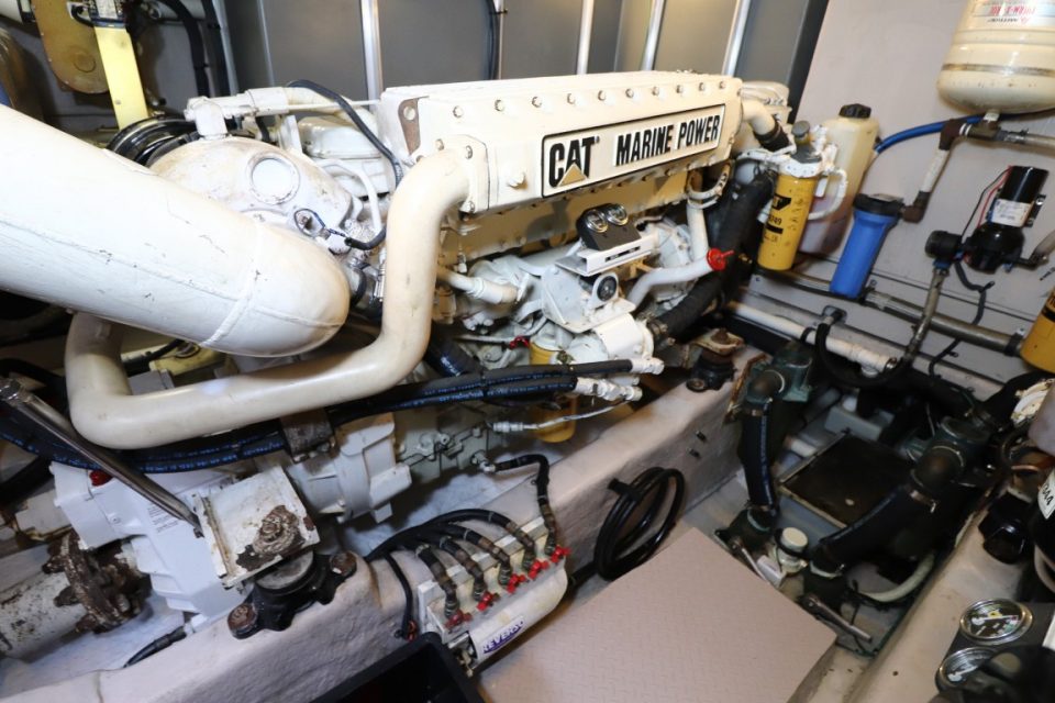 2002 Sea Ray 540 Cockpit Motor Yacht