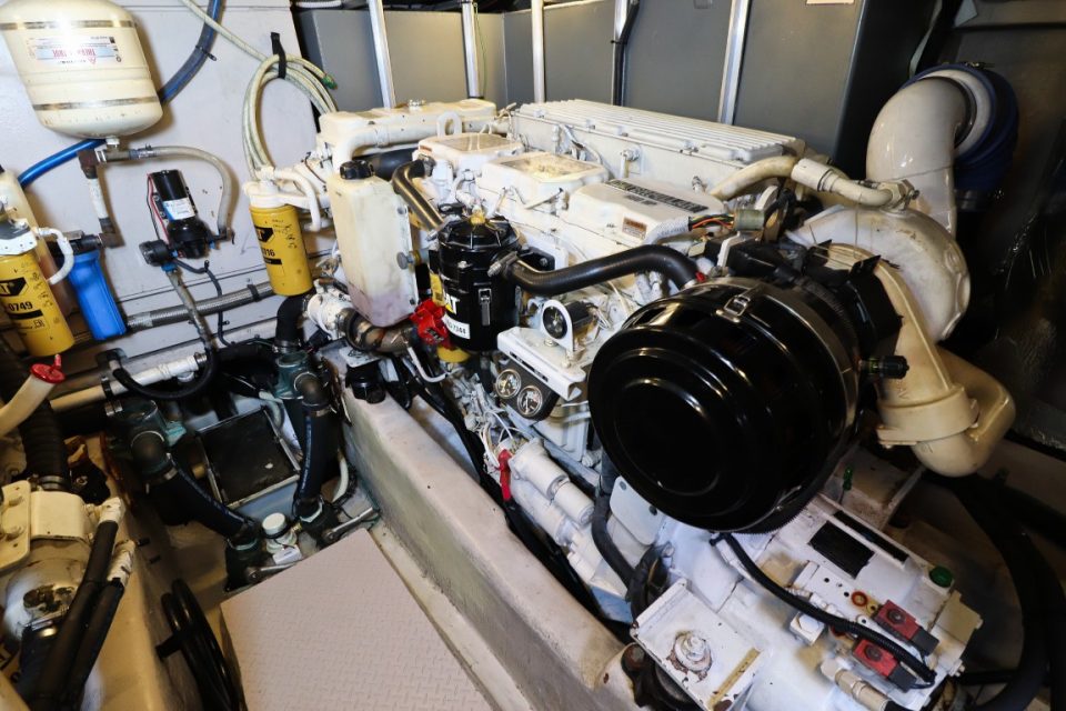 2002 Sea Ray 540 Cockpit Motor Yacht