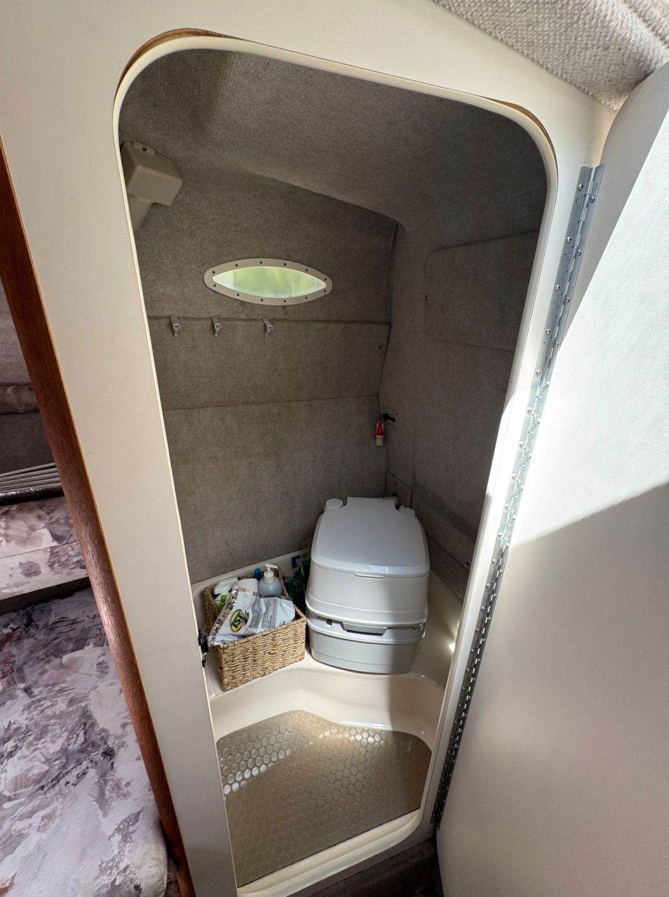 1997 Sea Ray 240 Sundancer with Trailer