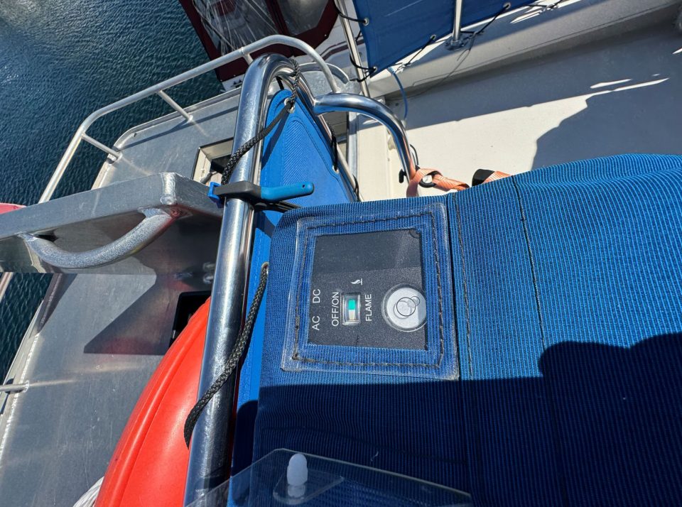 1991 Camano 31 Troll