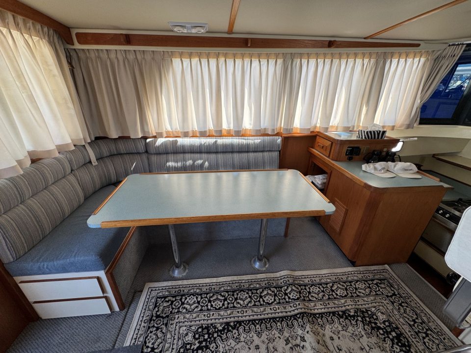 1991 Camano 31 Troll