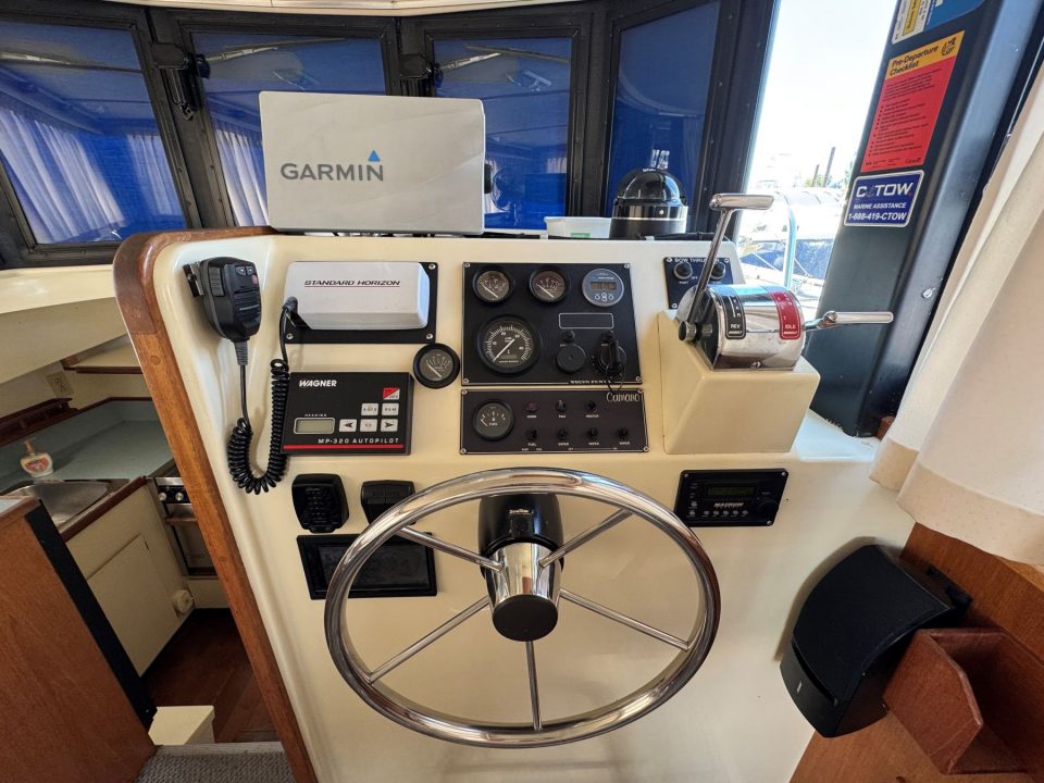 1991 Camano 31 Troll