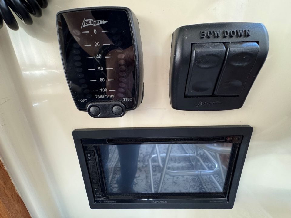 1991 Camano 31 Troll