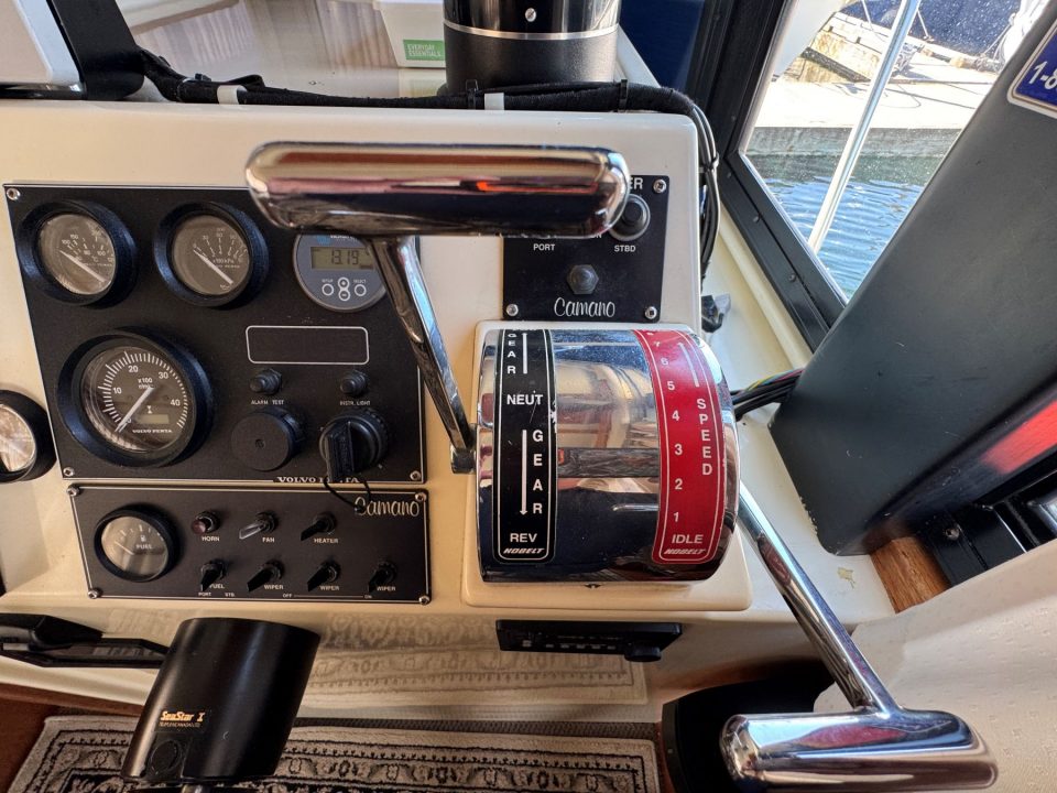 1991 Camano 31 Troll