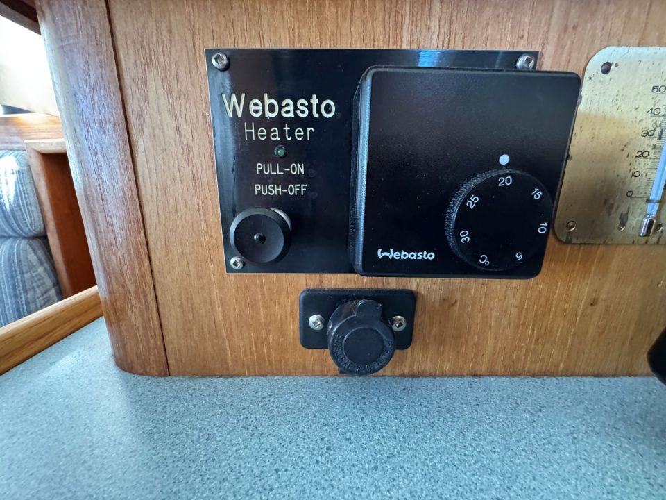 1991 Camano 31 Troll