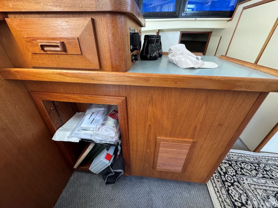 1991 Camano 31 Troll