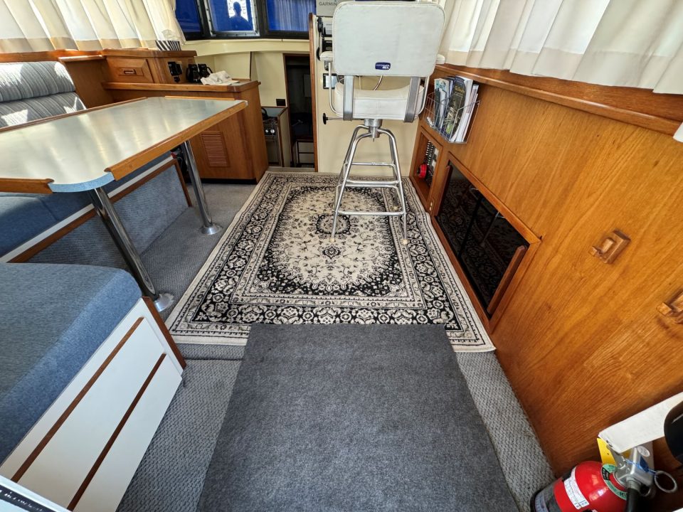 1991 Camano 31 Troll