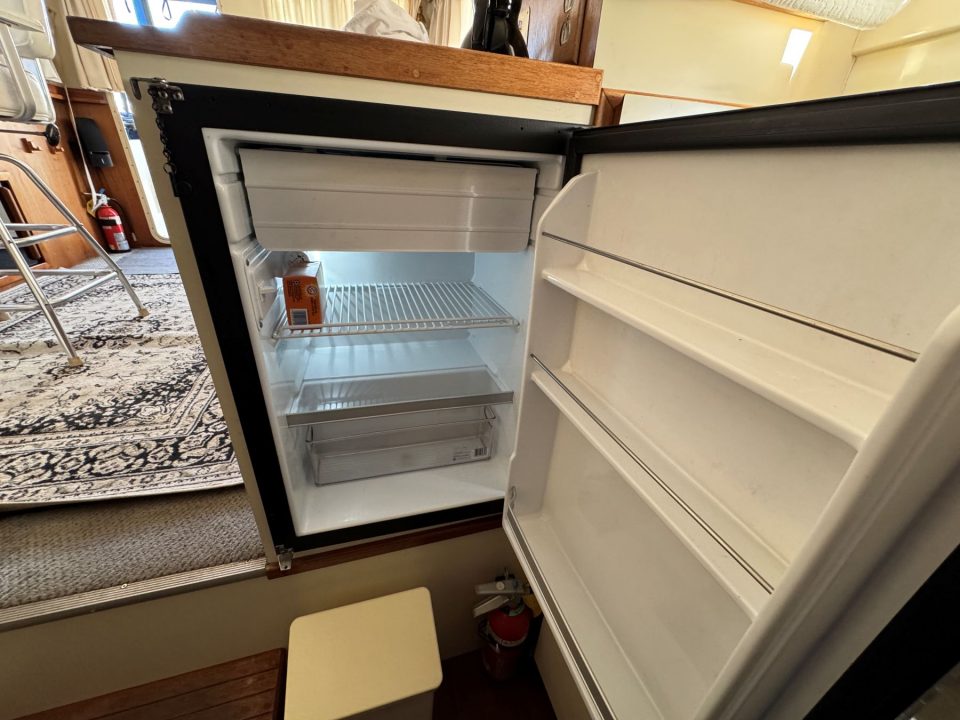 1991 Camano 31 Troll