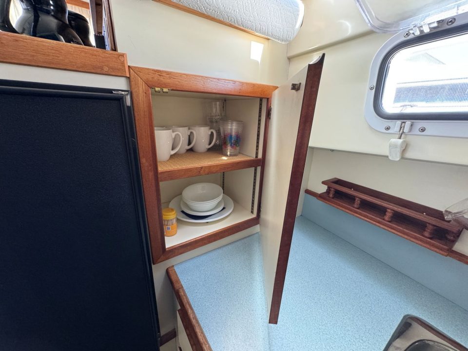 1991 Camano 31 Troll